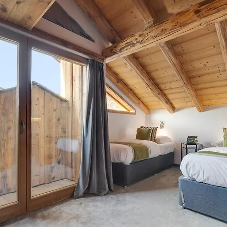 Ferme Des Cornuts 15 Guests • Hot Tub • Bus レ・ジェ